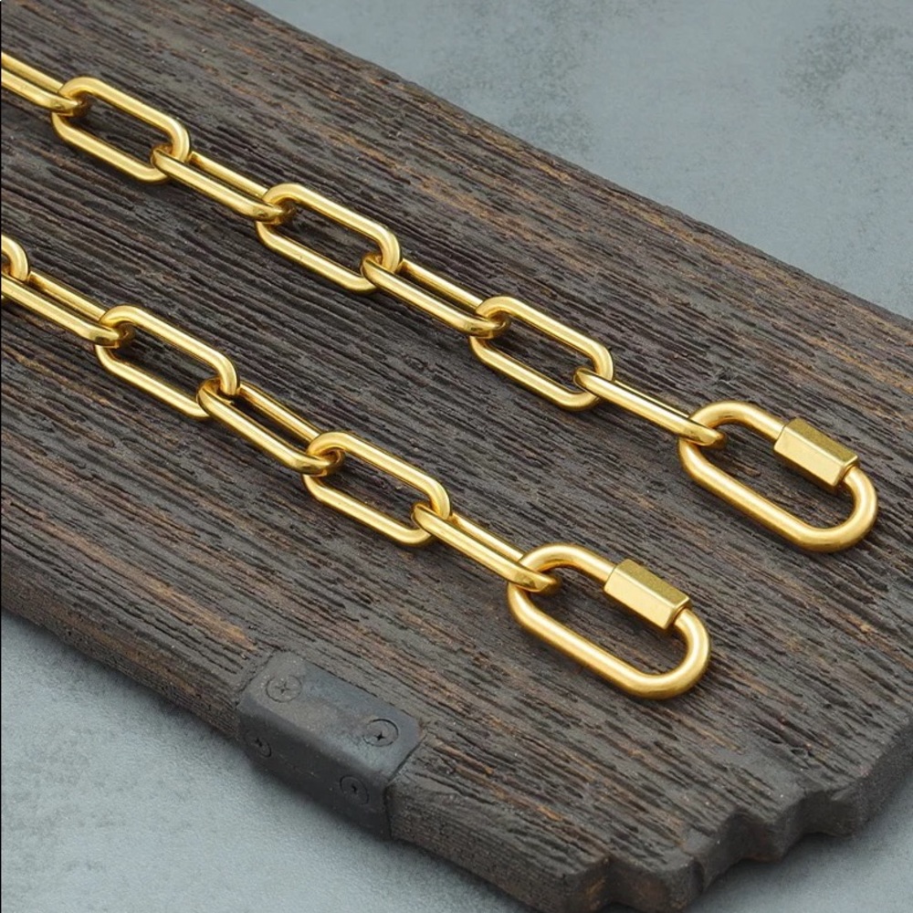 Metal loop strap for wallets